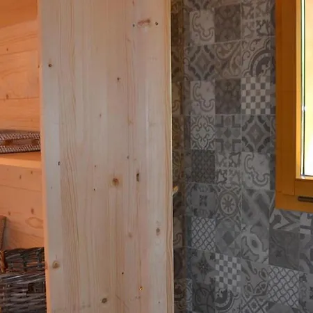 Camping Fonctionnel - 6 Pers. - Api-1-52-2271